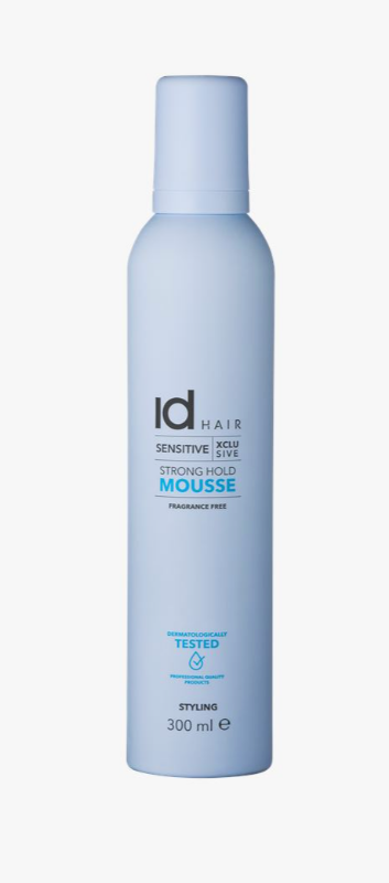 Pastel blå sprayflaske. Id Hair Sensitive Exclusive Strong Hold Mousse.